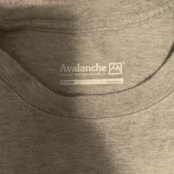 Avalanche shirt xl - Picture 2 of 2